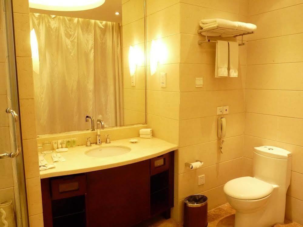 Tianrui Business Hotel Taiyuan  Exterior photo