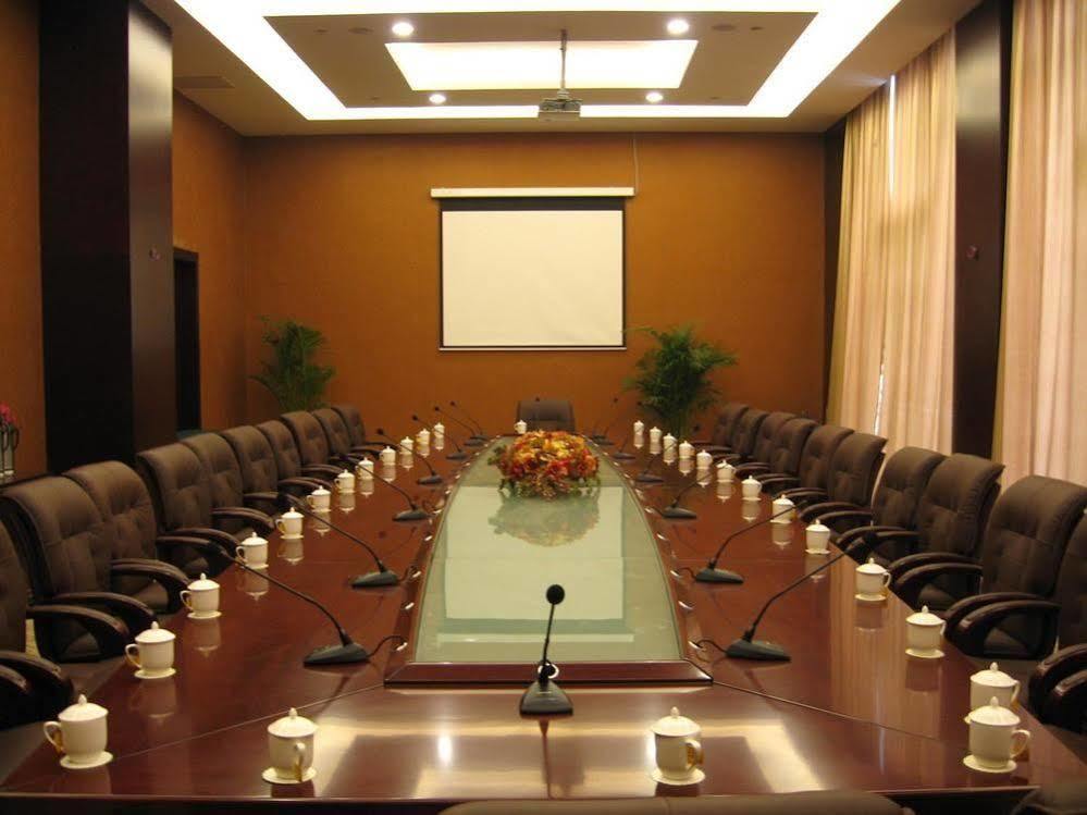 Tianrui Business Hotel Taiyuan  Exterior photo